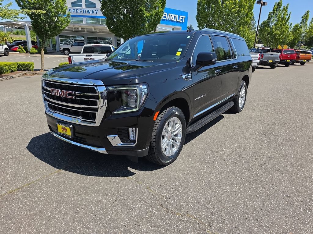 Certified 2024 GMC Yukon XL SLT w/ SLT Luxury Package AWD/4WD image 2