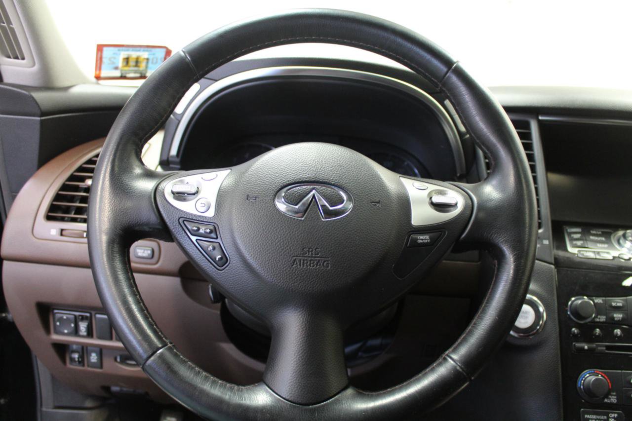 Used 2013 INFINITI FX37 AWD w/ Premium Pkg image 8