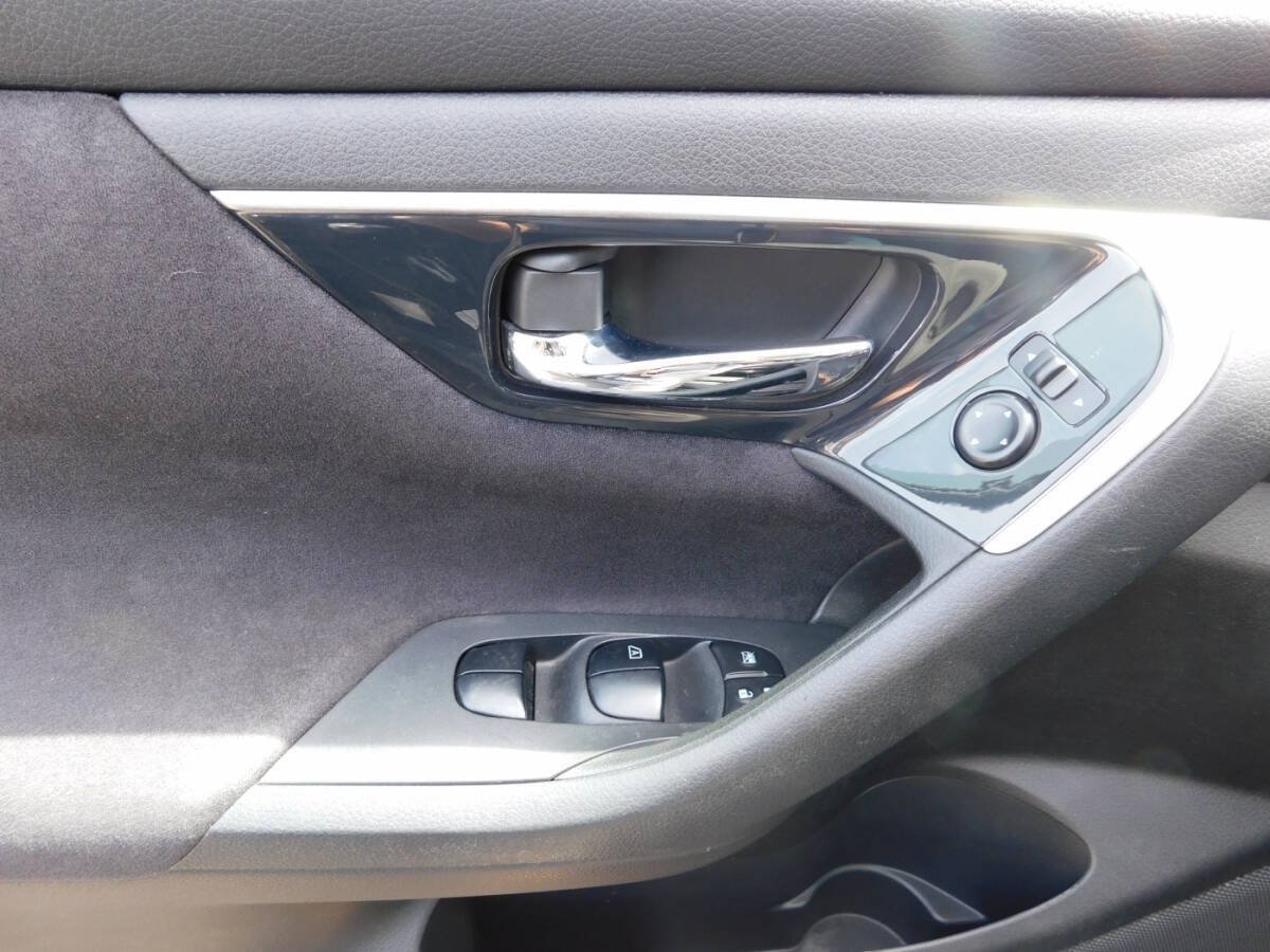 Used 2013 Nissan Altima 2.5 FWD image 17