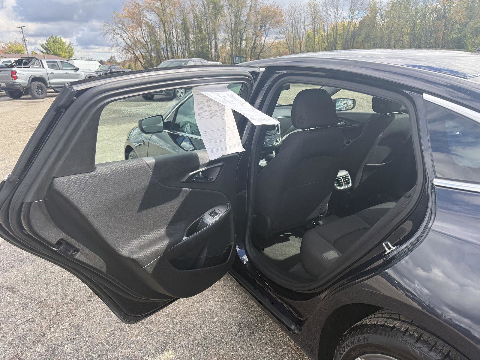 Used 2023 Chevrolet Malibu LT image 29