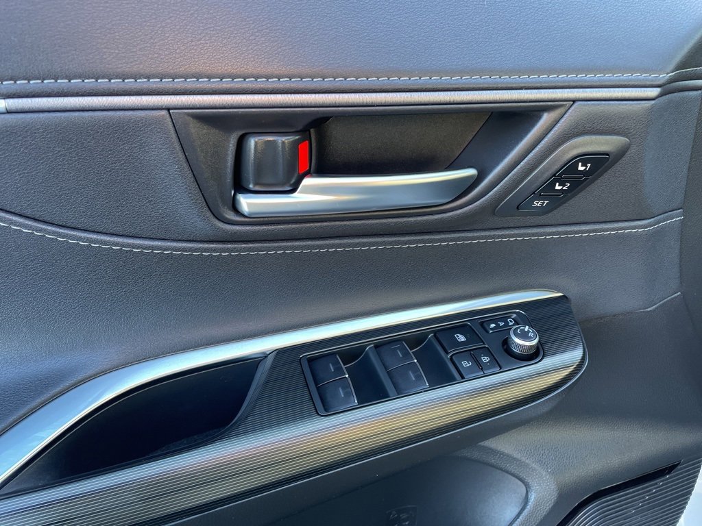 Certified 2024 Toyota Venza XLE image 22