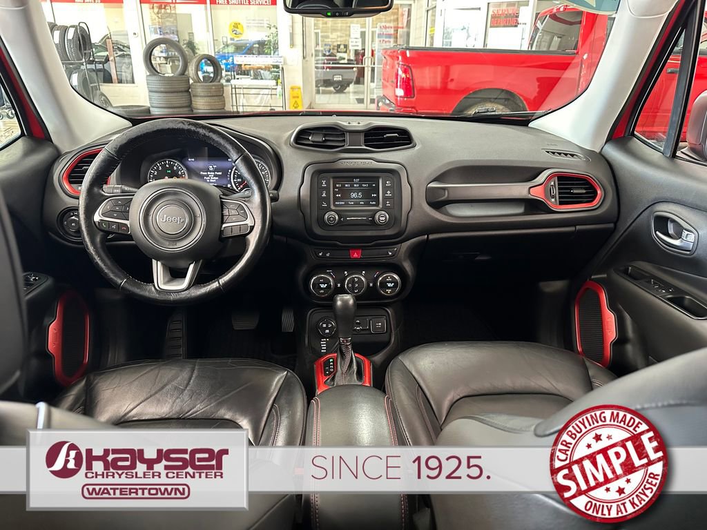 Used 2017 Jeep Renegade Trailhawk w/ Premium Trailhawk Package image 10