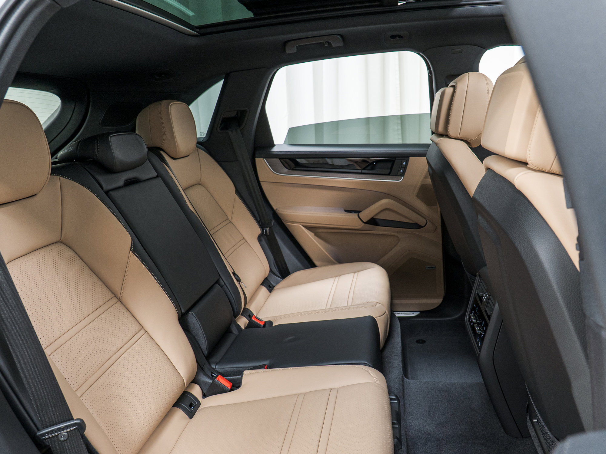 New 2026 Porsche Cayenne S image 25