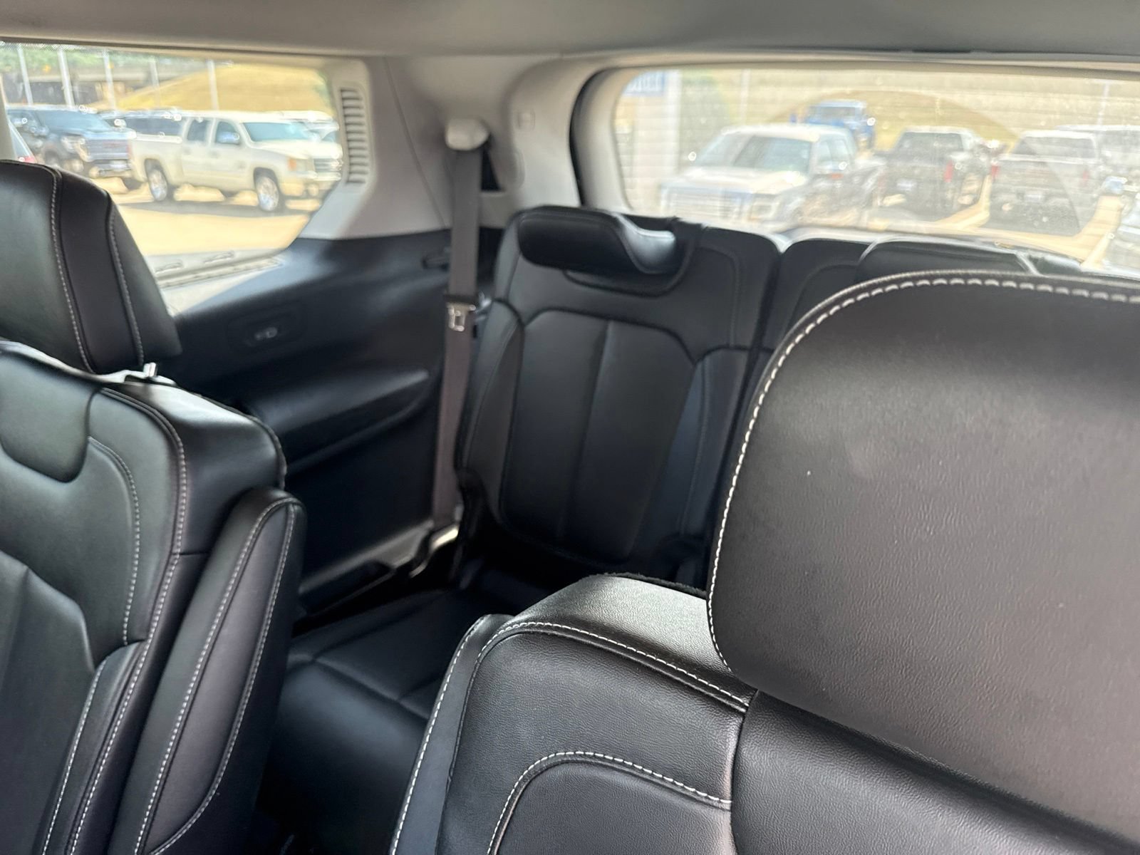 Used 2023 Jeep Grand Cherokee L Limited RWD image 10