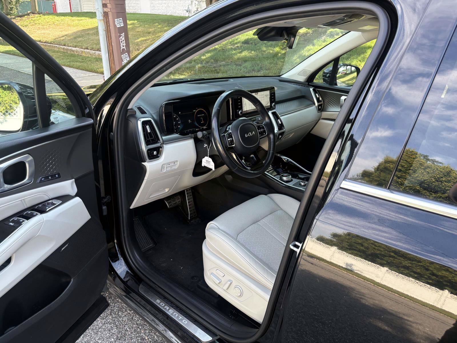 Certified 2023 Kia Sorento SX Prestige AWD/4WD image 12