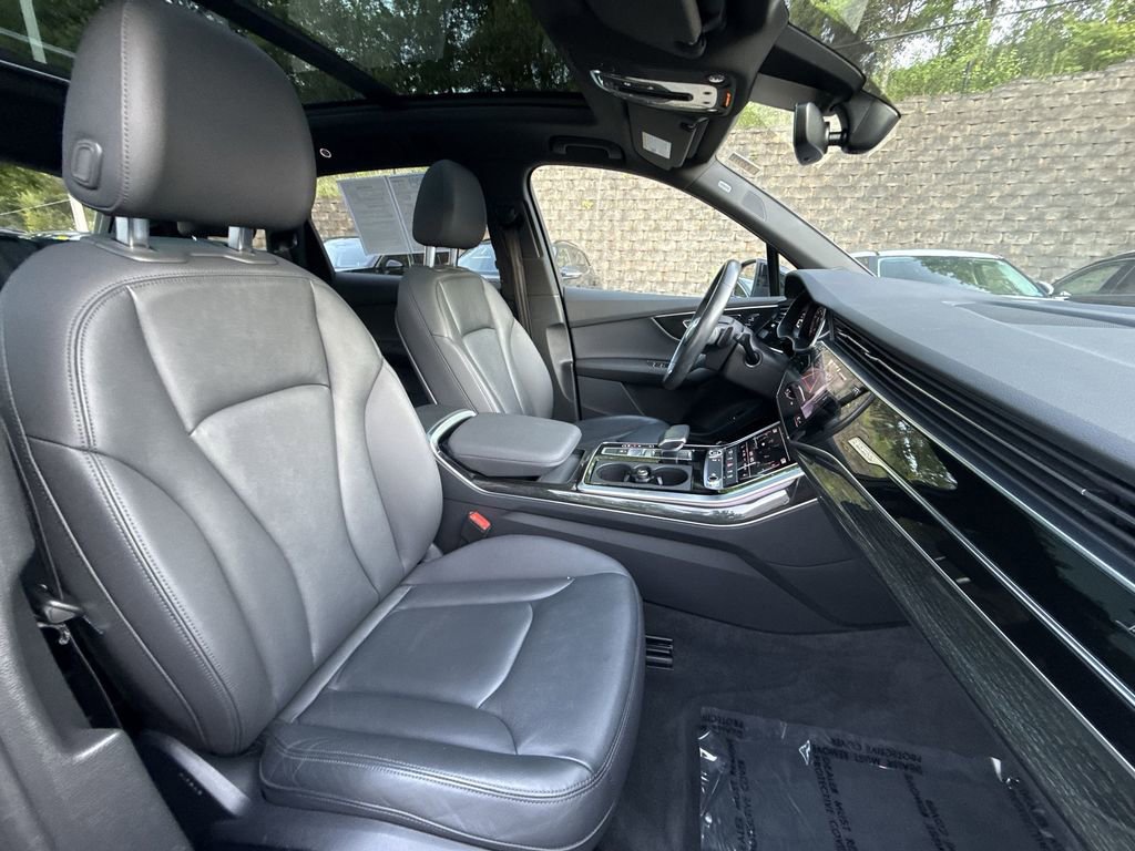Used 2021 Audi Q7 3.0T Premium Plus w/ Premium Plus Package AWD/4WD image 26