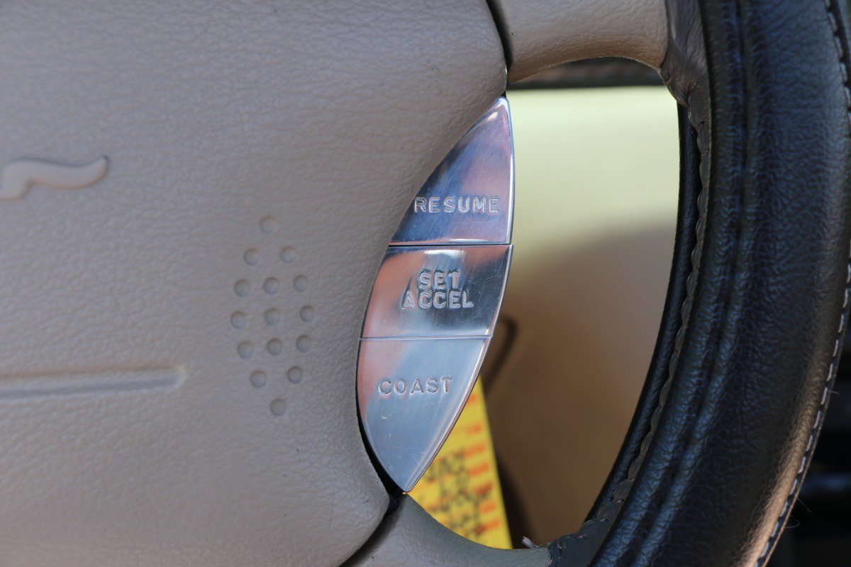 Used 2000 Ford Mustang GT RWD image 16