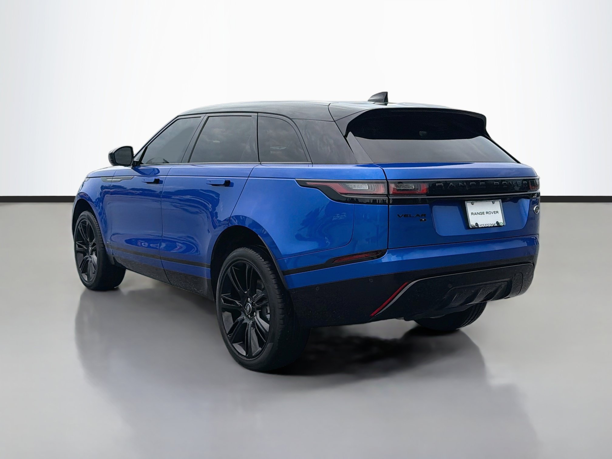 Used 2021 Land Rover Range Rover Velar R-Dynamic S AWD/4WD image 3