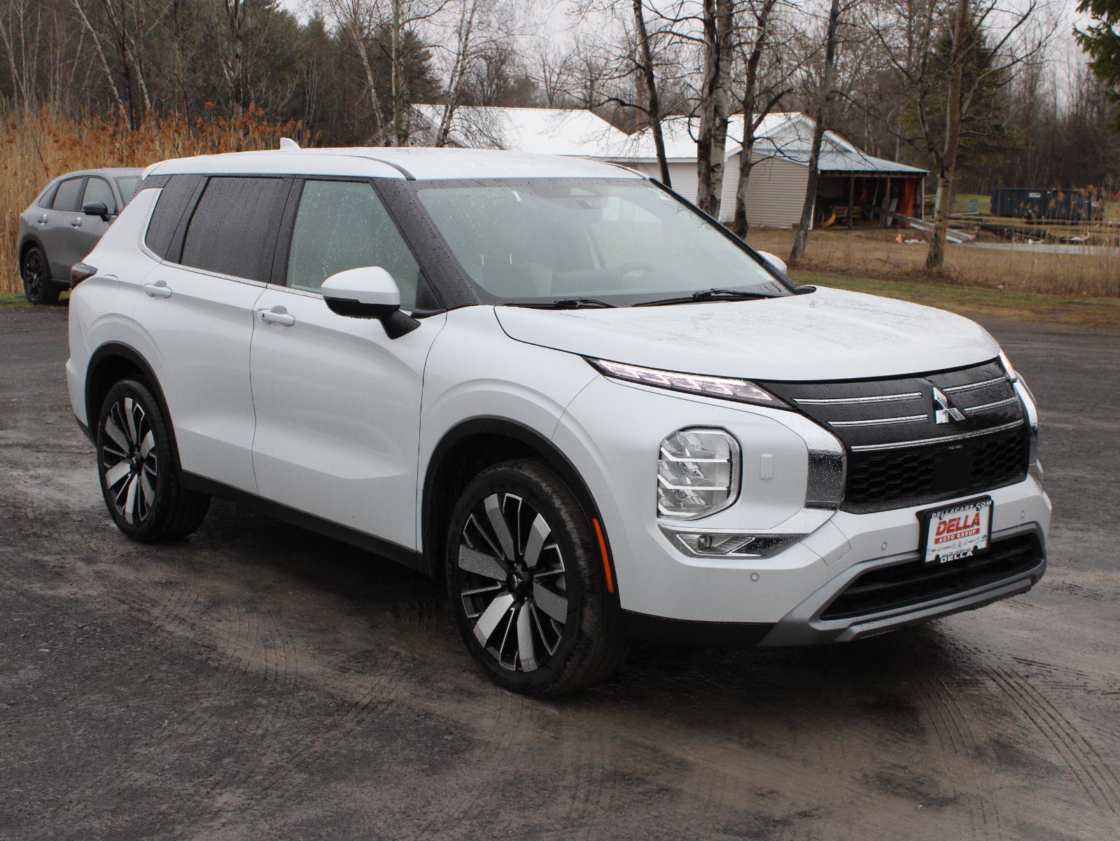 Used 2025 Mitsubishi Outlander SE AWD/4WD image 3
