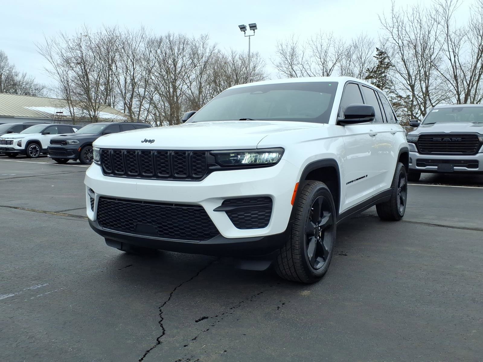 Certified 2023 Jeep Grand Cherokee Altitude image 7