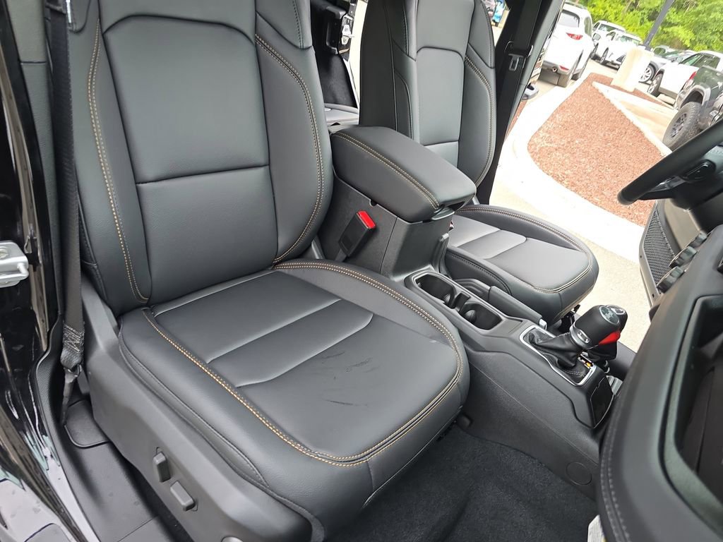 New 2025 Jeep Wrangler Unlimited Sahara AWD/4WD image 10