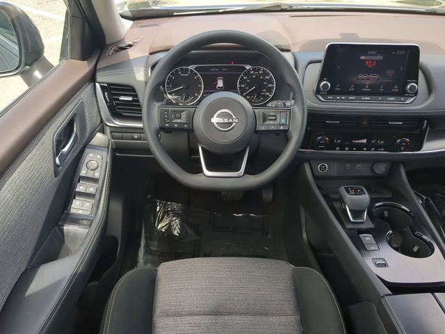 Used 2022 Nissan Rogue SV image 16