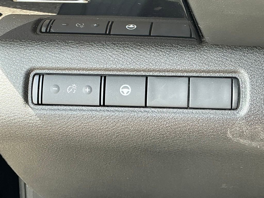 Used 2024 Nissan Pathfinder SV FWD image 22