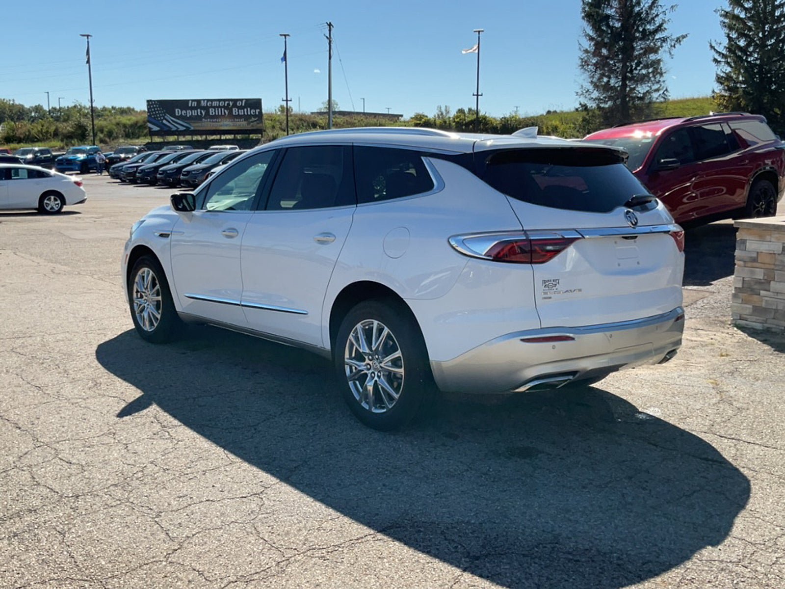 Used 2023 Buick Enclave Premium w/ Experience Buick Package AWD/4WD image 5