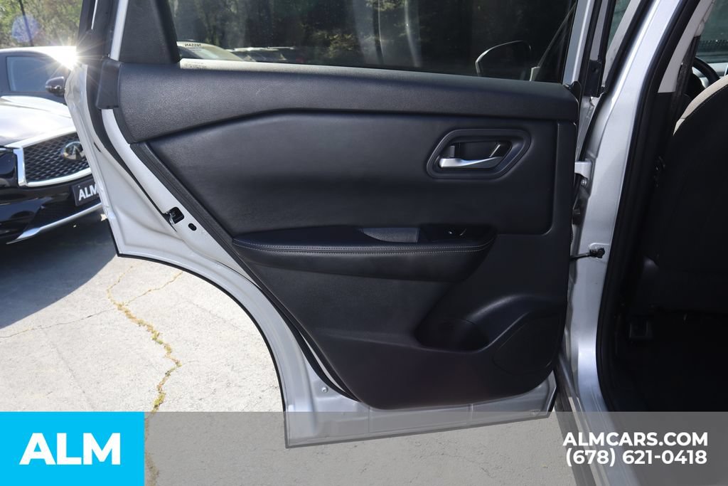 Used 2025 Nissan Rogue SV AWD/4WD image 18