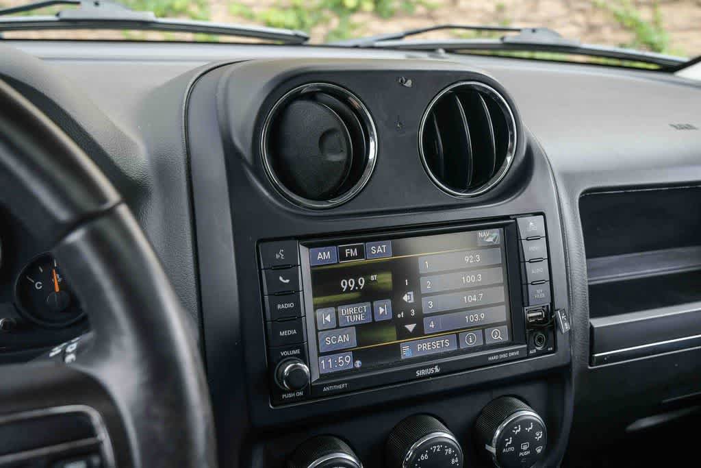 Used 2016 Jeep Patriot High Altitude FWD image 22