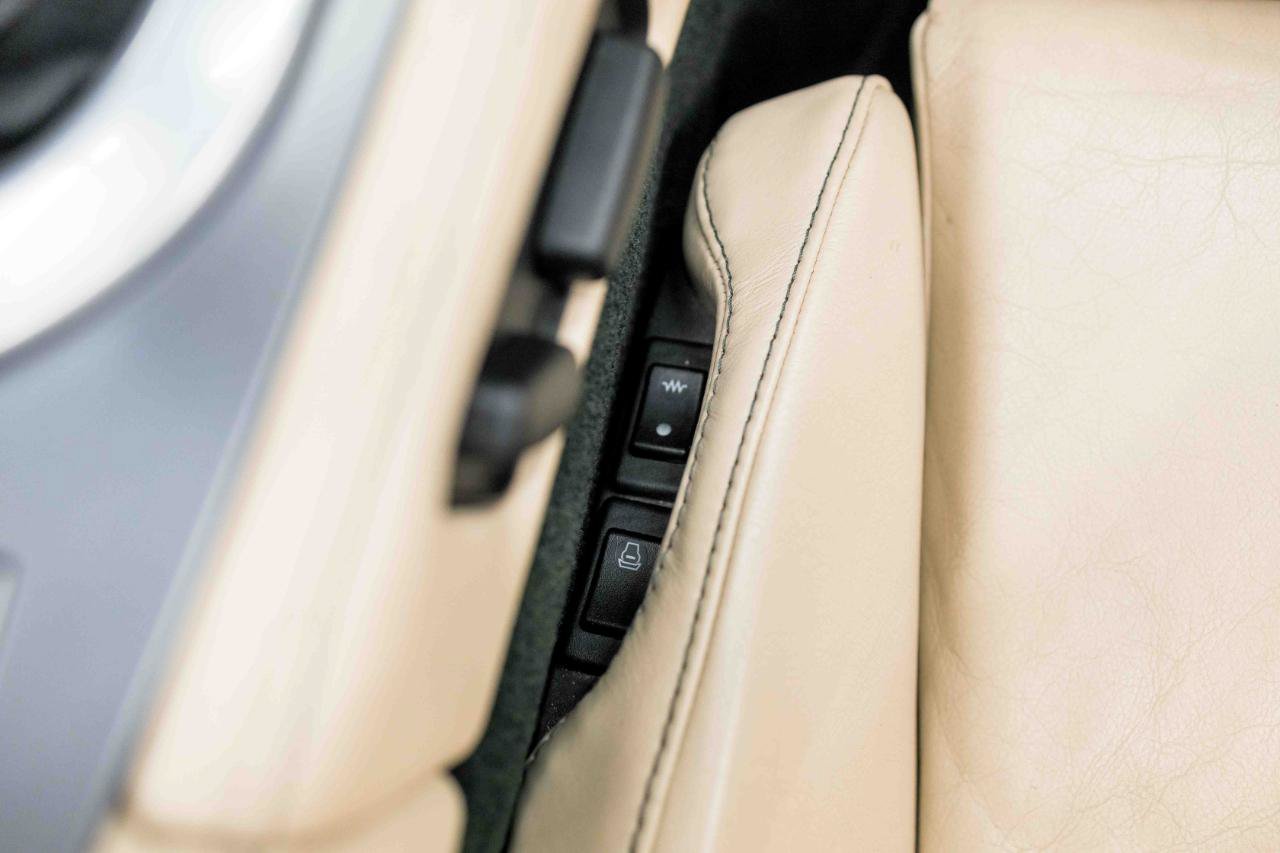 Used 2006 Aston Martin DB9 Volante RWD image 59