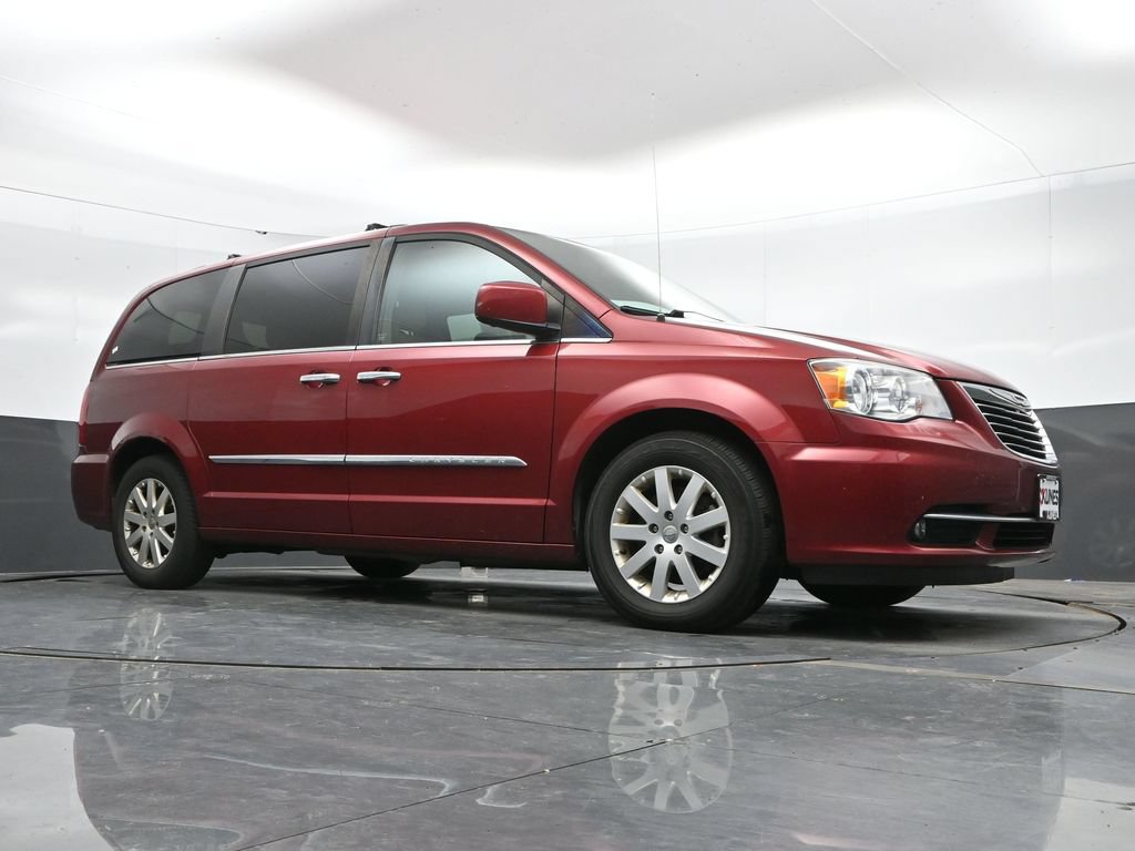 Used 2016 Chrysler Town & Country Touring w/ Driver Convenience Group FWD image 38