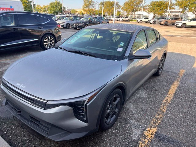 Used 2025 Kia K4 FWD image 3