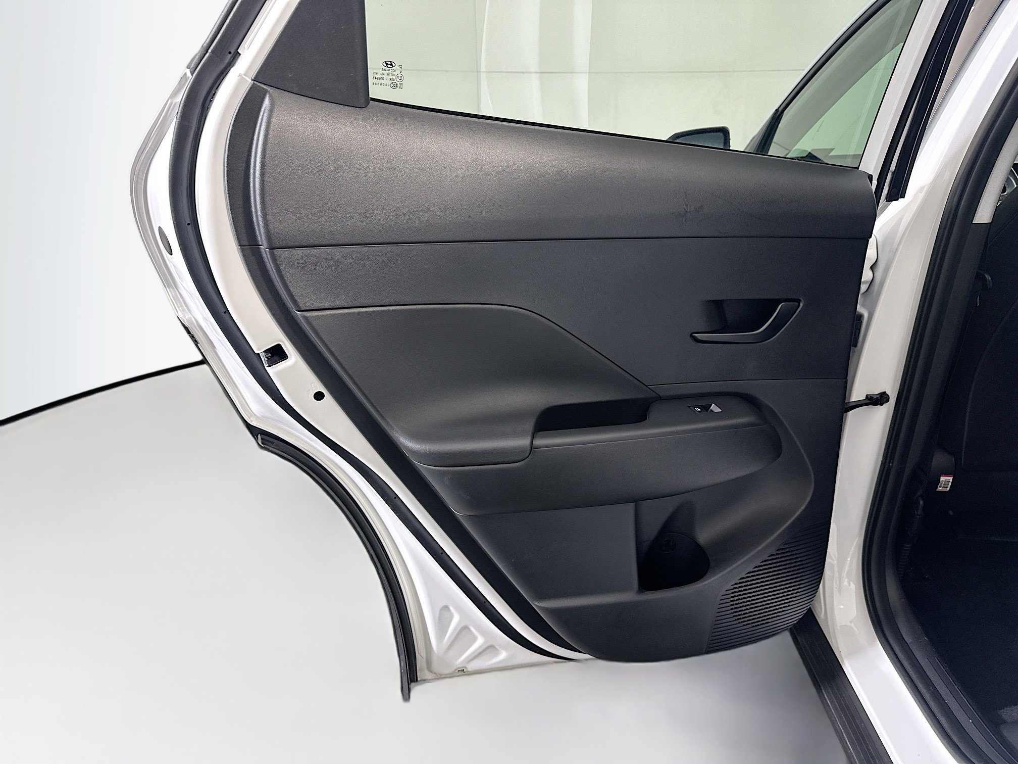 Used 2025 Hyundai Kona SEL image 27