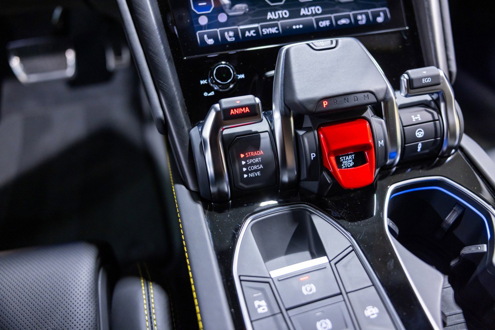 Used 2022 Lamborghini Urus image 44