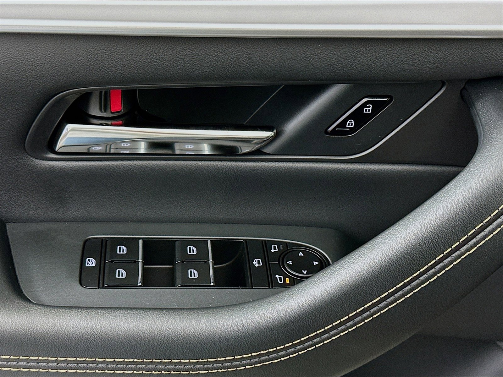 New 2026 MAZDA CX-90 Plug-In Hybrid w/ Premium Plus image 18