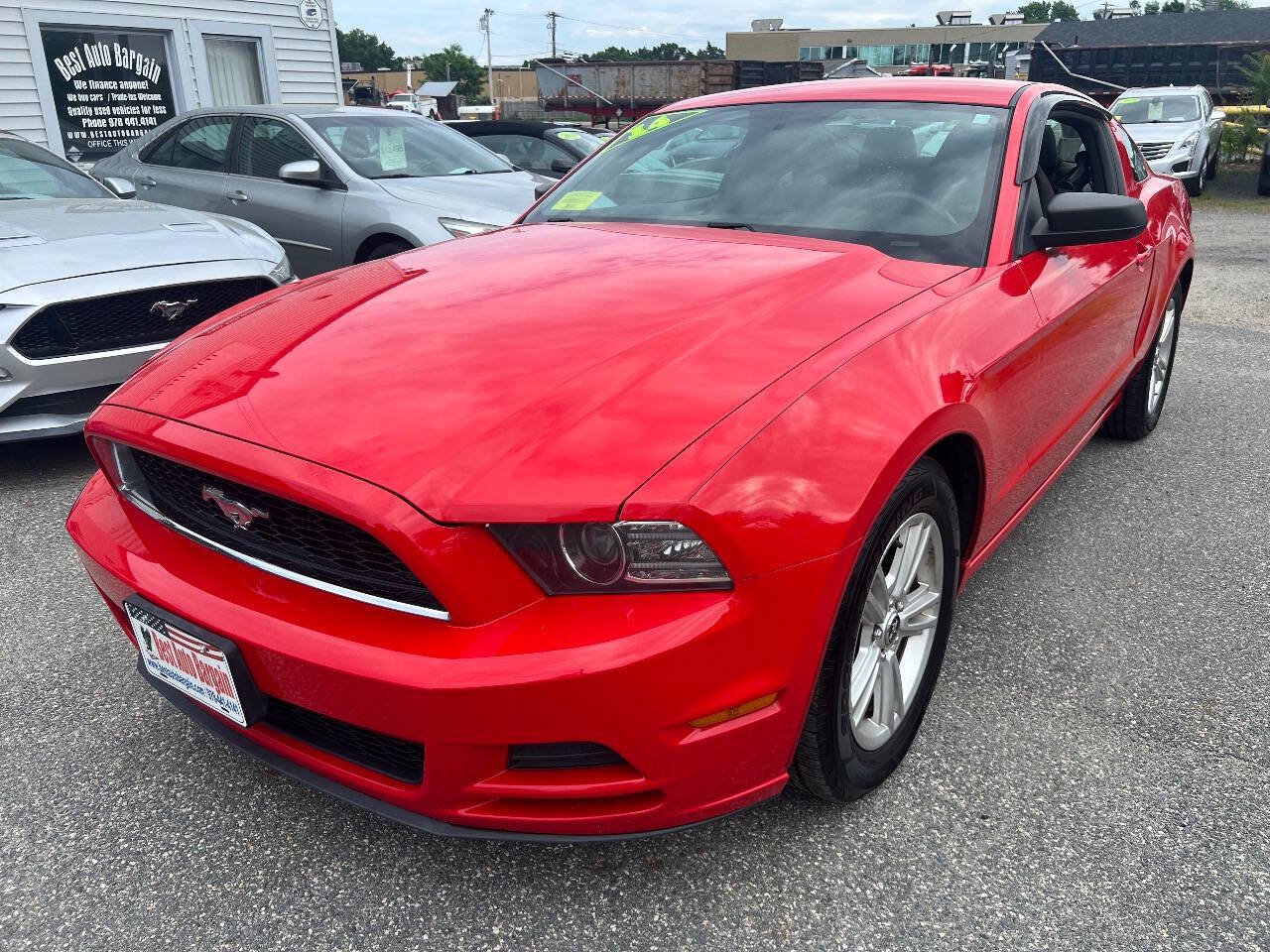 Used 2014 Ford Mustang Coupe RWD image 3
