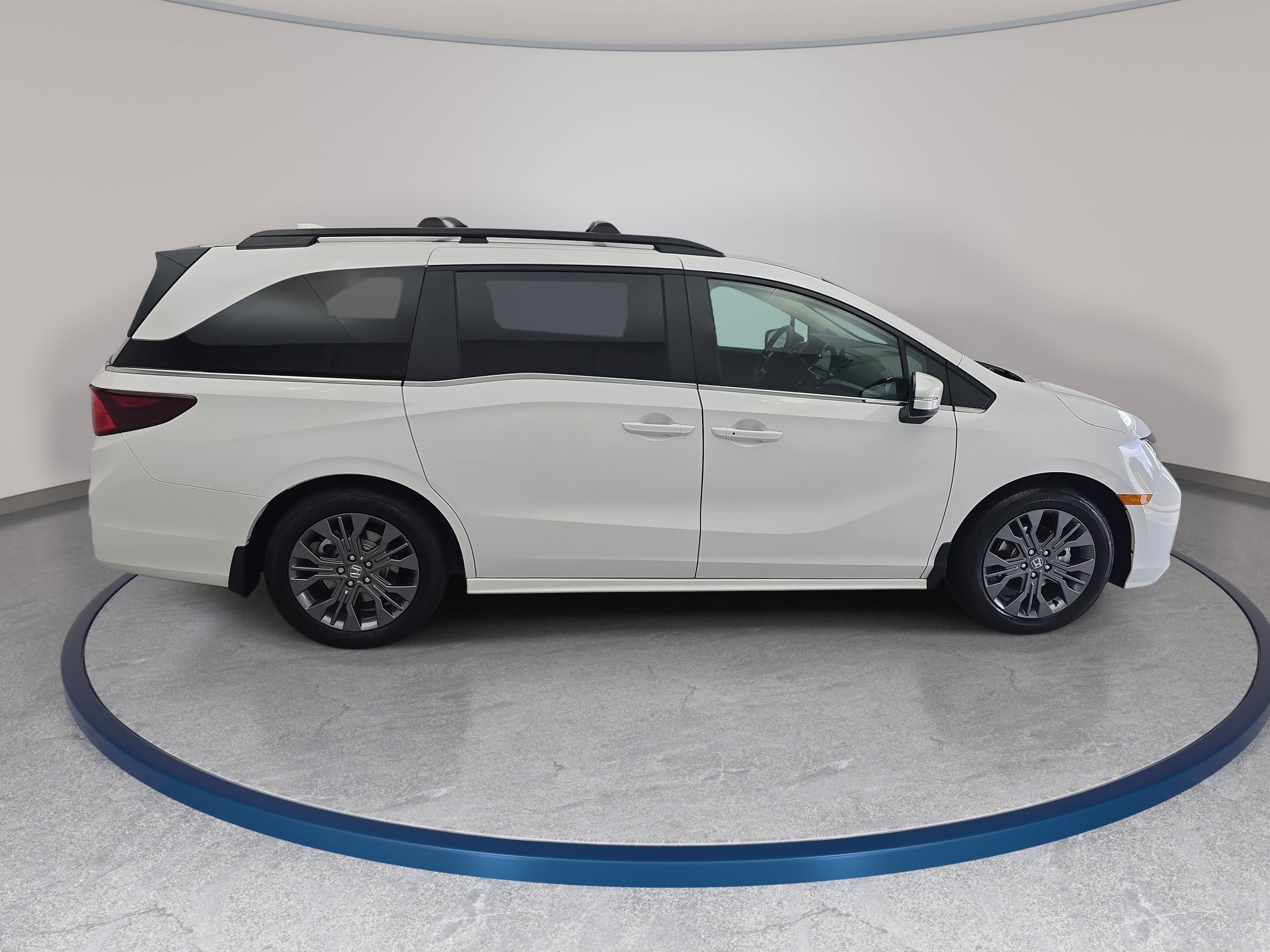 New 2027 Honda Odyssey Touring image 4