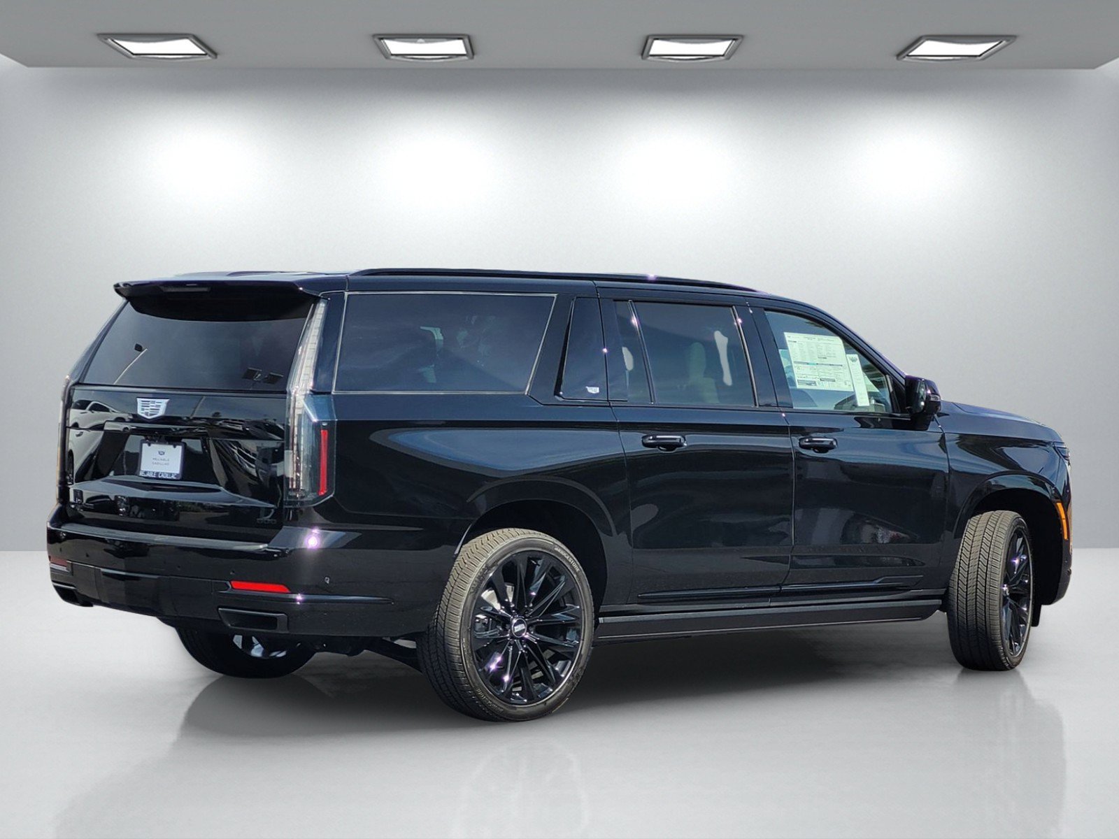 New 2026 Cadillac Escalade ESV Platinum Sport w/ LPO, ONYX Package AWD/4WD image 4