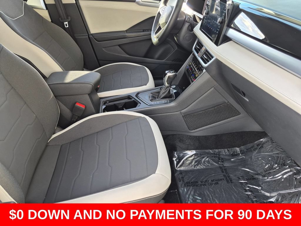 Used 2025 Volkswagen Taos SE FWD image 30