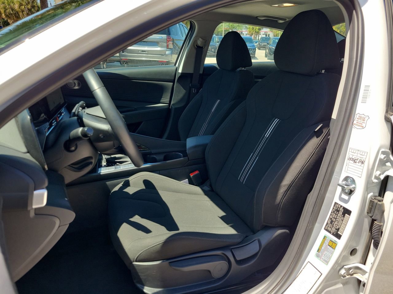 Used 2025 Hyundai Elantra SEL FWD image 15