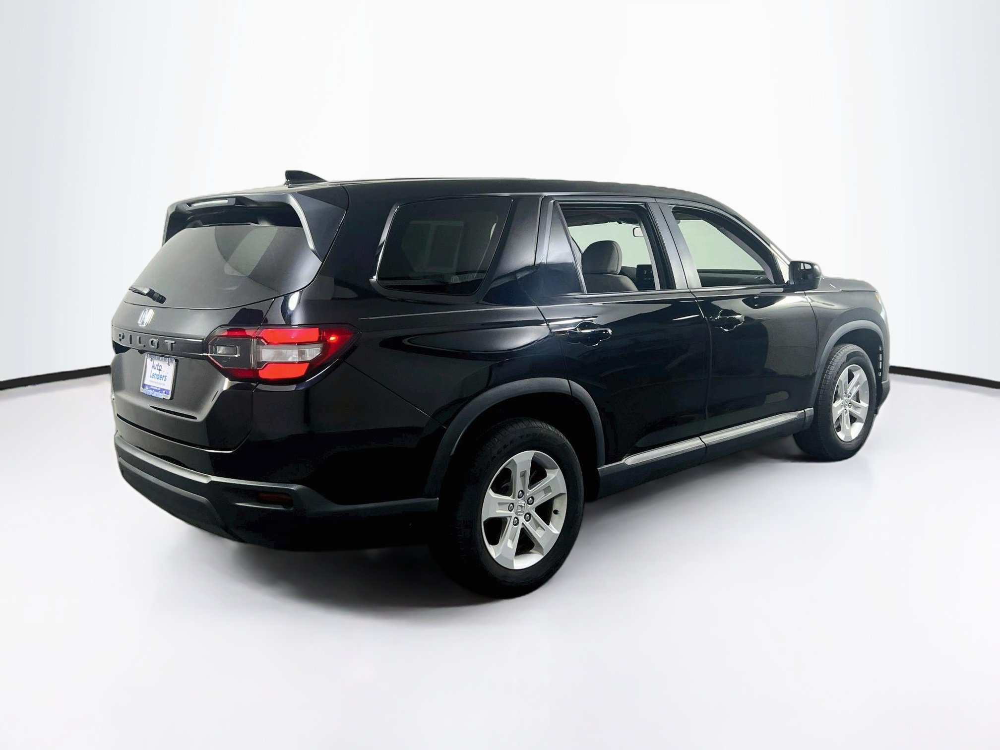 Used 2023 Honda Pilot LX image 5