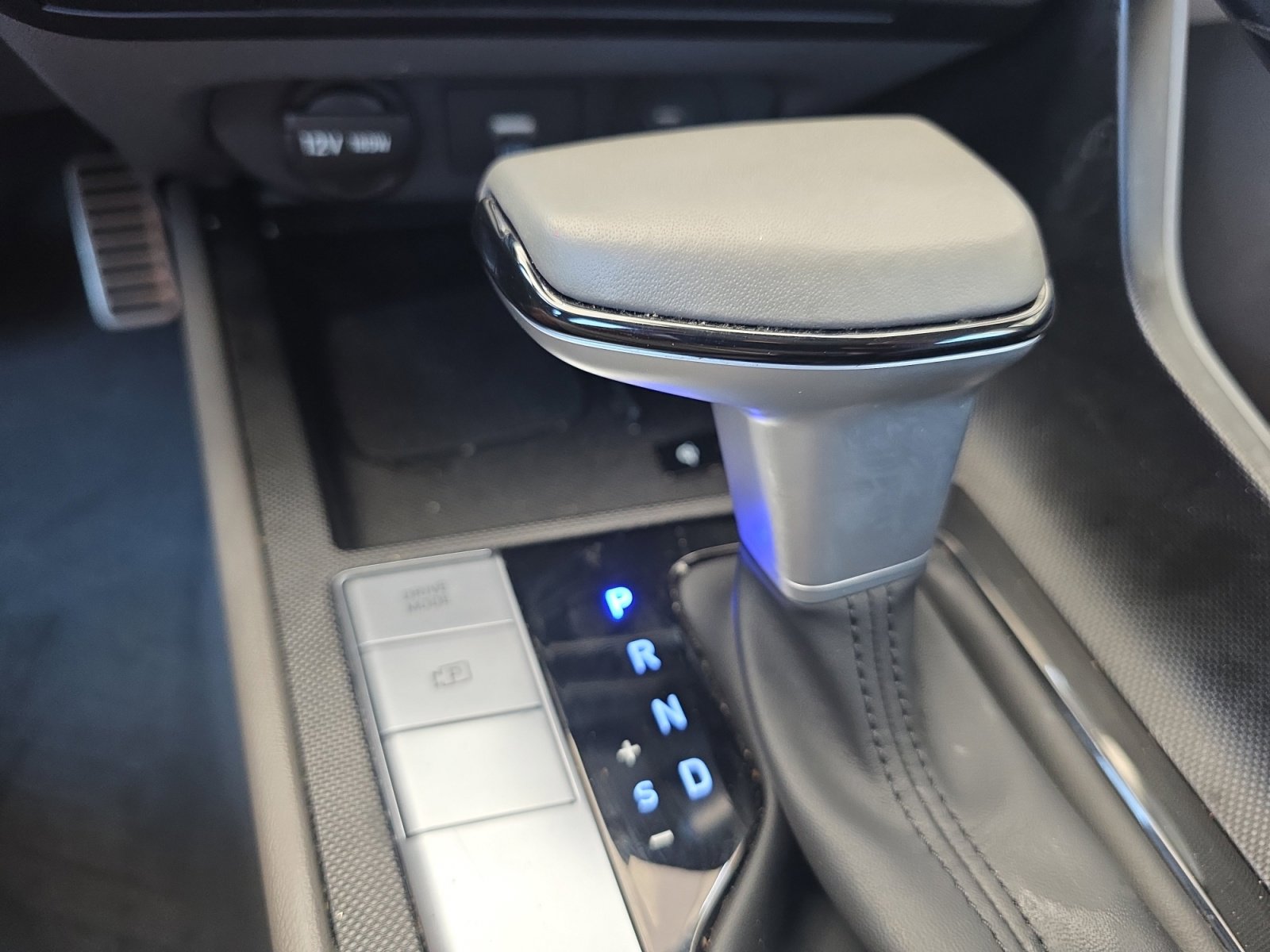 Used 2025 Hyundai Elantra Sport FWD image 20
