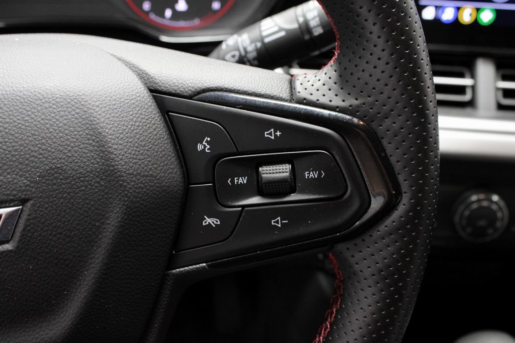 Used 2024 Chevrolet Trax RS w/ Driver Confidence Package FWD image 30