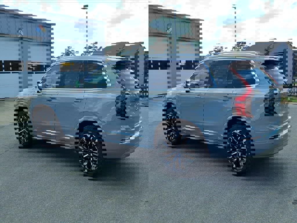 New 2026 Volvo XC90 T8 Ultra w/ Protection Package Premier image 7