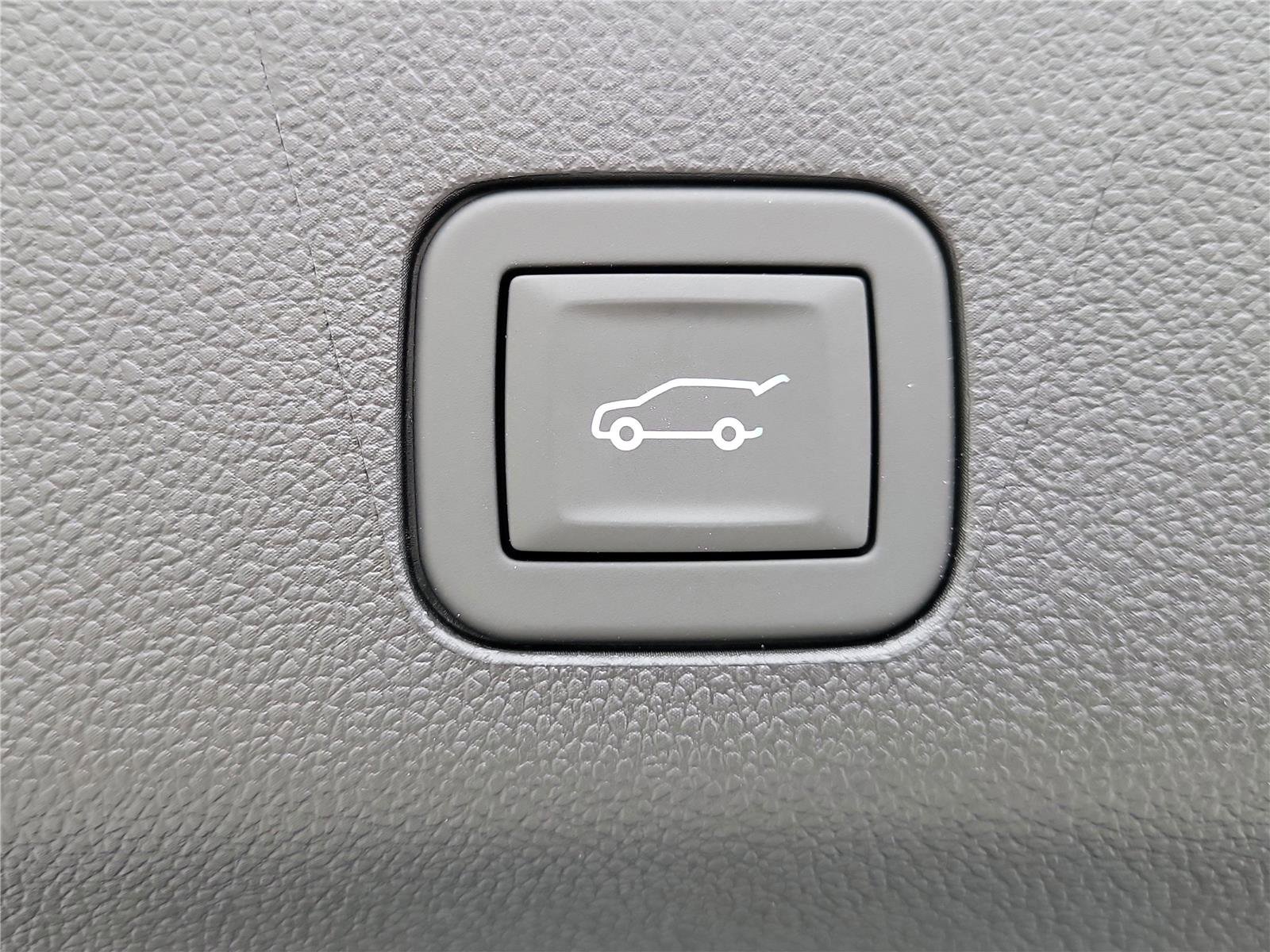 New 2026 GMC Yukon XL Denali w/ Sun & Power Step Package image 9