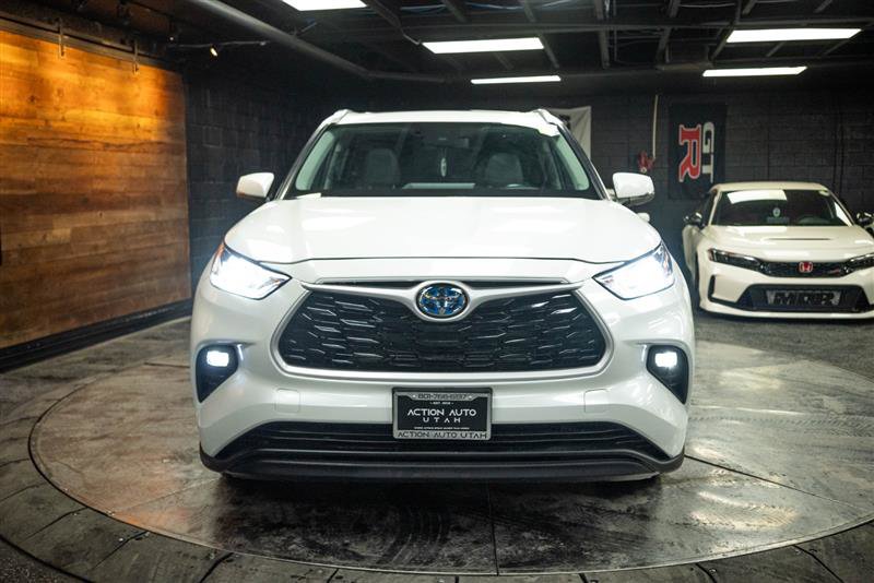 Used 2023 Toyota Highlander Bronze Edition image 4