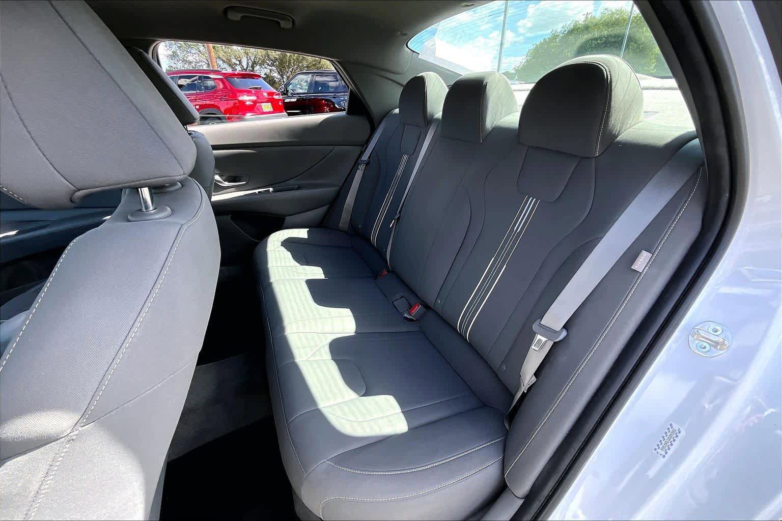 Used 2024 Hyundai Elantra Blue FWD image 20