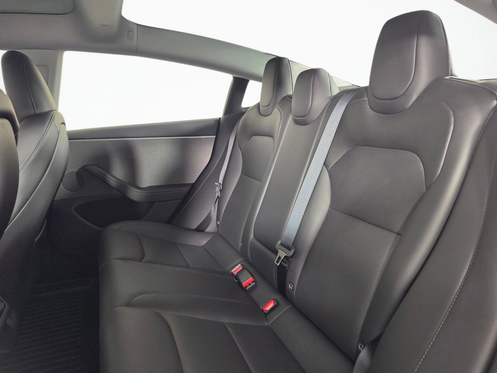 Used 2025 Tesla Model 3 Long Range RWD image 29