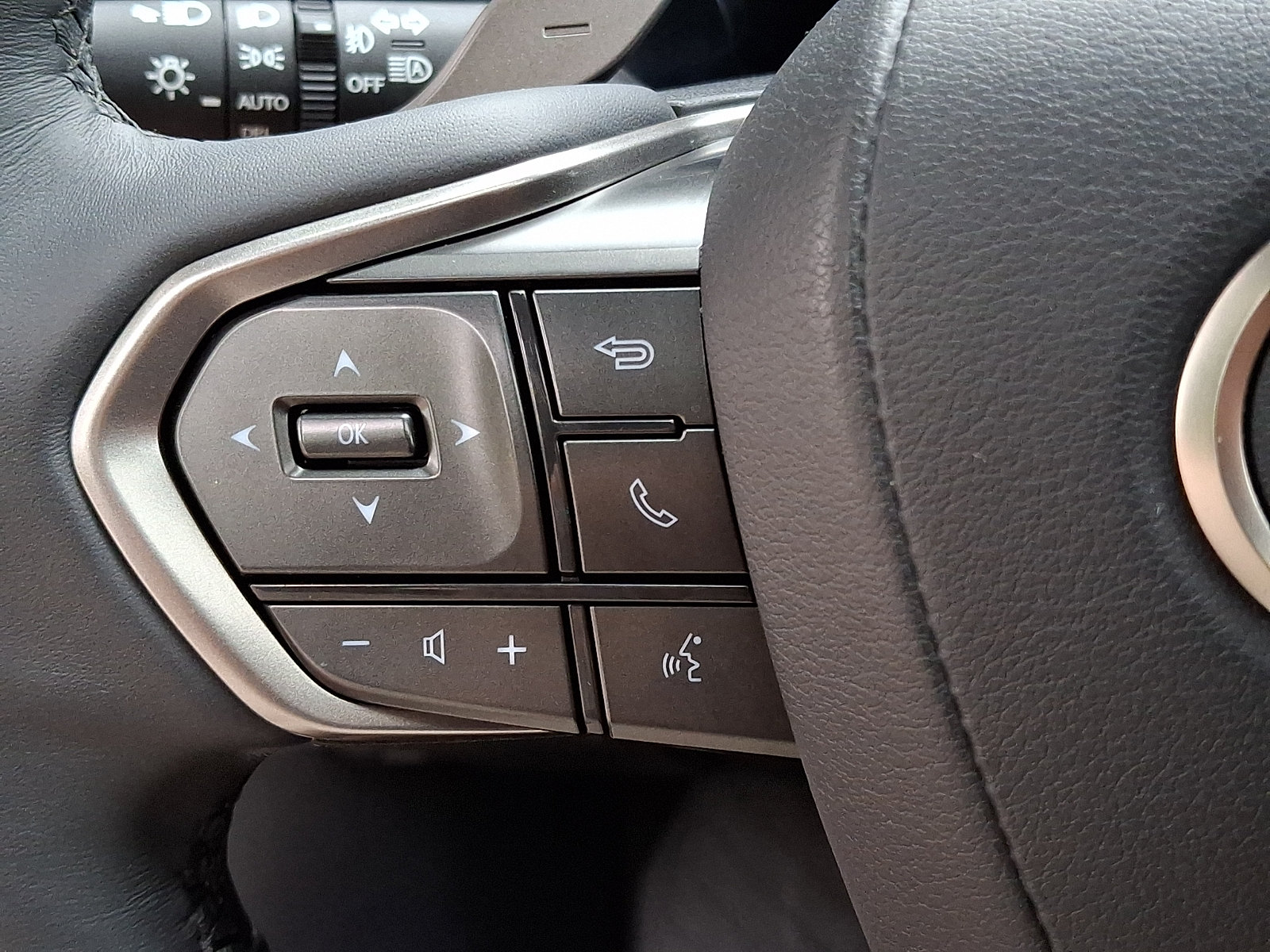 Used 2023 Lexus RX 350 Premium w/ Cold Area Package AWD/4WD image 21