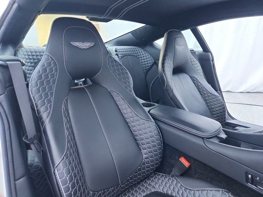 Used 2015 Aston Martin Vanquish Coupe image 66