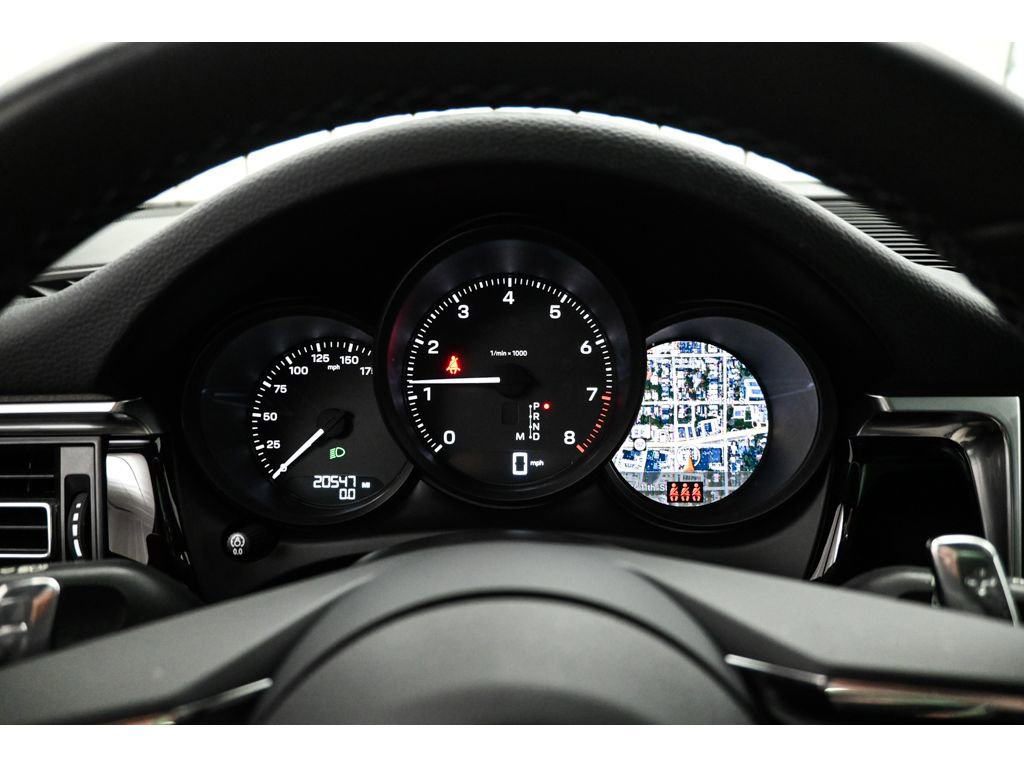 Used 2024 Porsche Macan AWD/4WD image 15