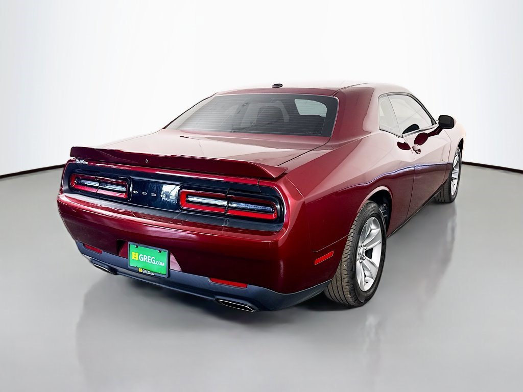 Used 2022 Dodge Challenger SXT RWD image 10