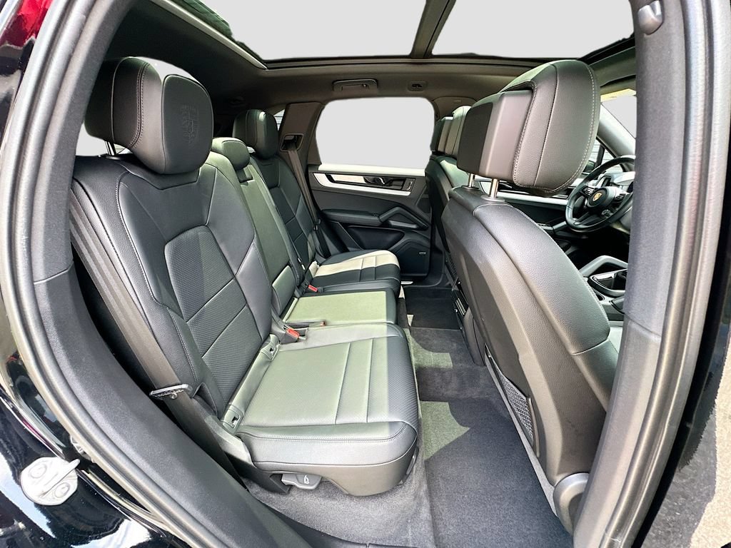 Certified 2024 Porsche Cayenne S AWD/4WD image 29