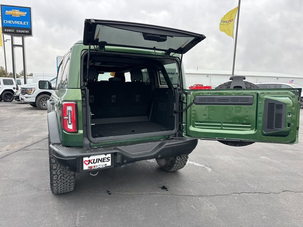 Used 2025 Ford Bronco Badlands image 14