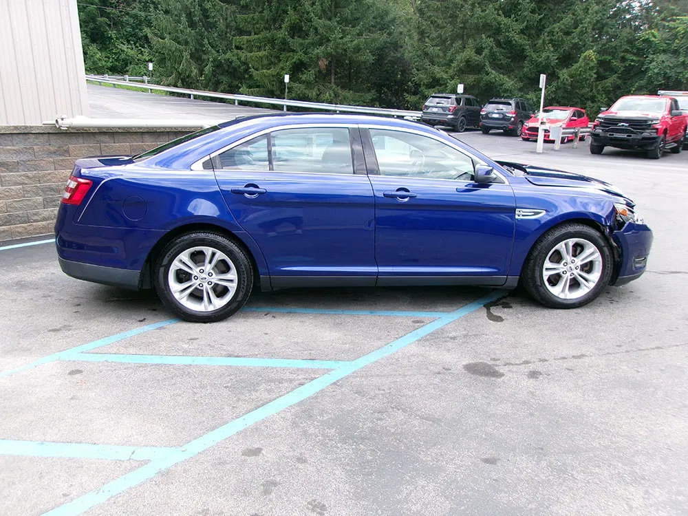 Used 2014 Ford Taurus SEL w/ Equipment Group 201A FWD image 8