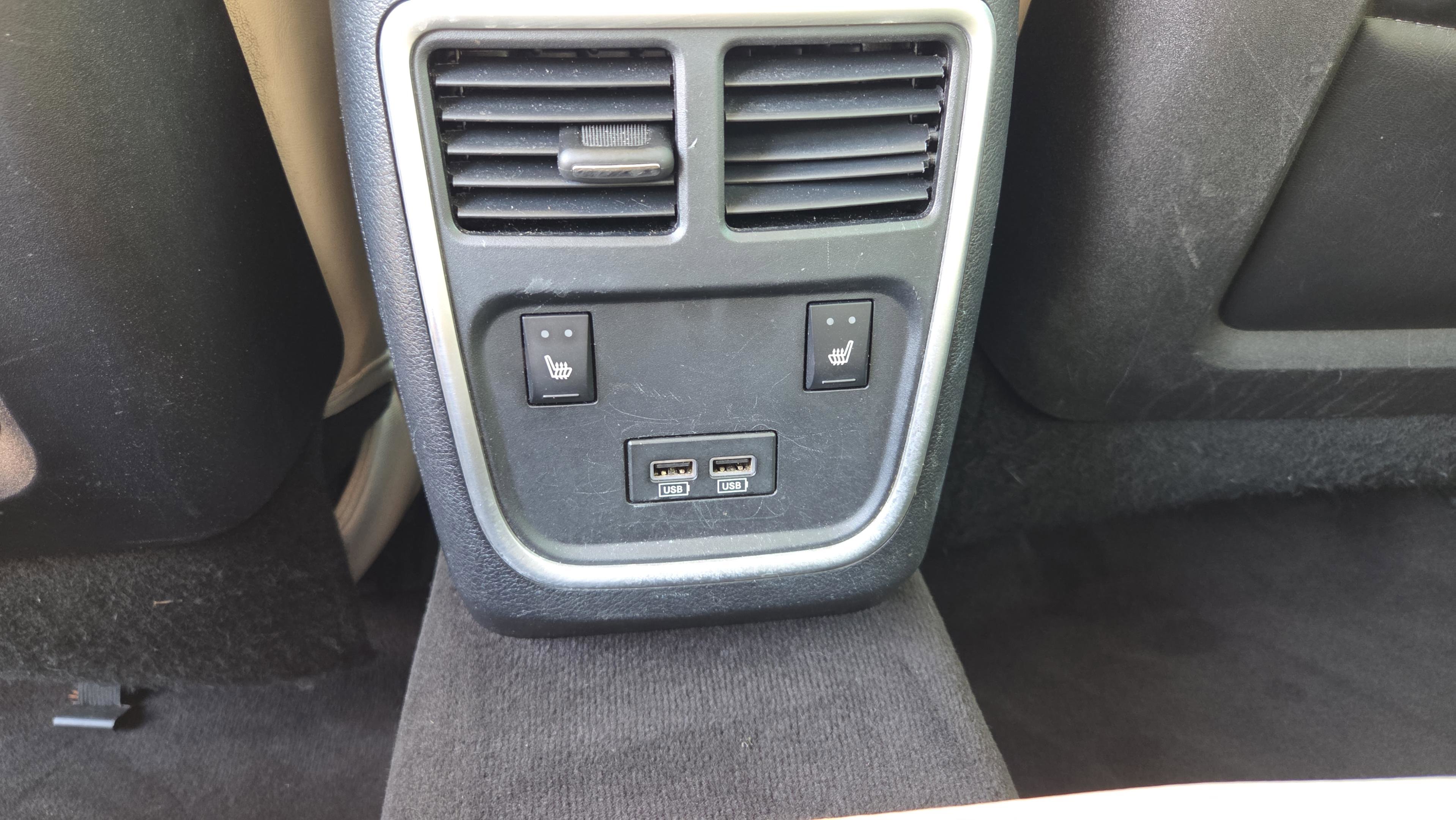 Used 2018 Chrysler 300 Limited image 13