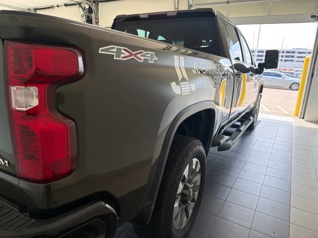 Used 2022 Chevrolet Silverado 2500 Custom w/ Custom Value Package AWD/4WD image 14