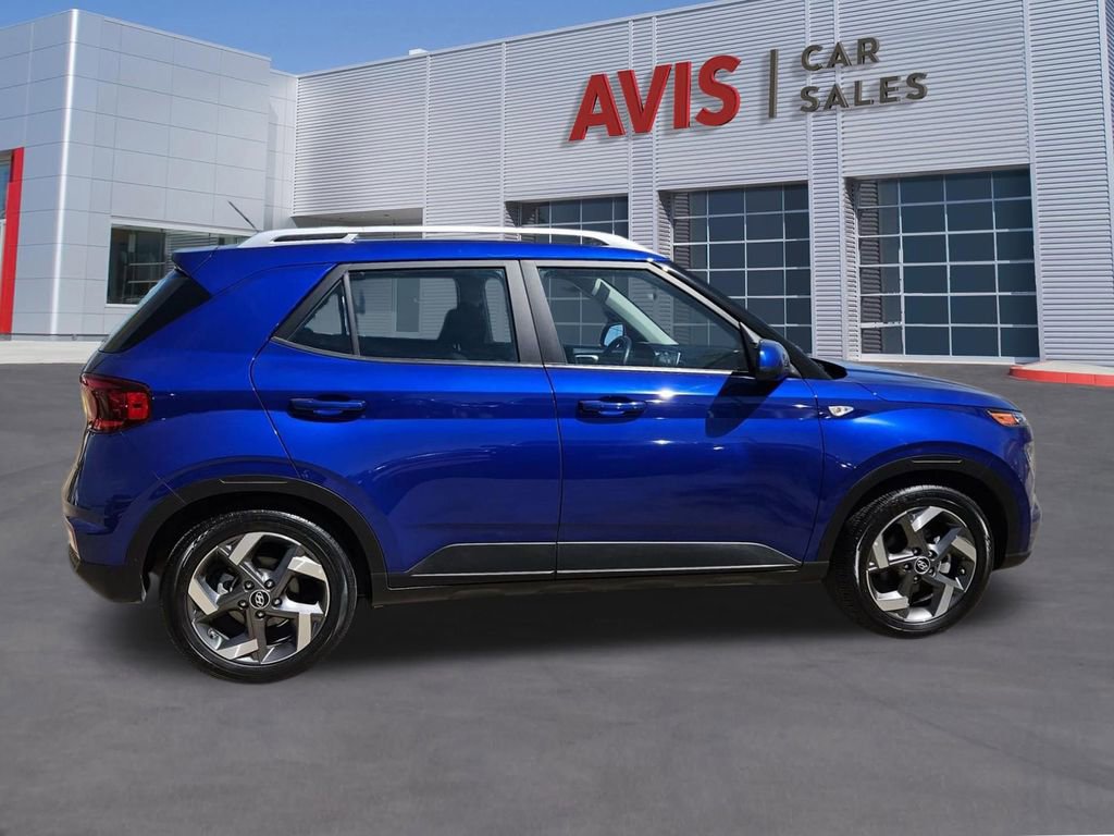 Used 2025 Hyundai Venue SEL image 7