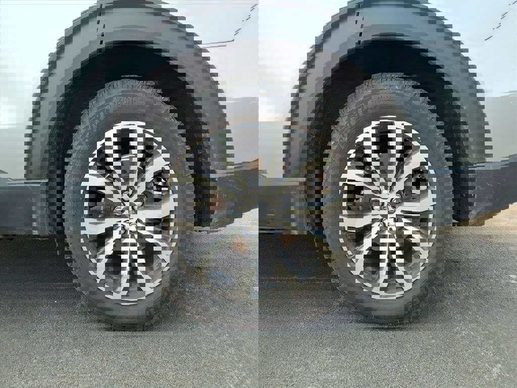 Used 2024 Ford Explorer ST-Line w/ Class IV Trailer Tow Package image 23